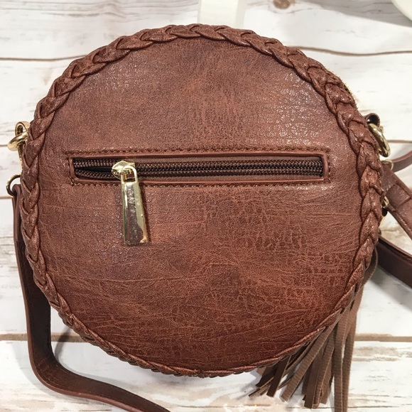 Round tasseled crossbody Purse - Picture 5 of 5